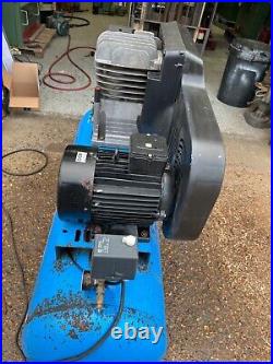 ABAC B5924/200 FT5.5 Belt Driven Air Compressor (5.5 HP 200 Litre 23 CFM)