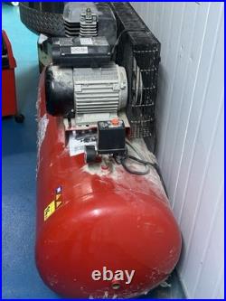 Clarke Boxer 14/200 0/L 14cfm 200Litre 3HP Belt Driven Air Compressor 230V