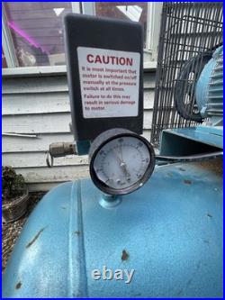 Clarke XE25/200 23cfm 200 Litre 5.5HP Industrial Air Compressor 400V