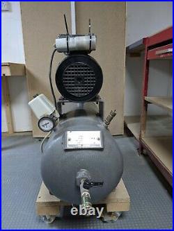 Hydrovane 50 litre compressor with air hoses & accessories