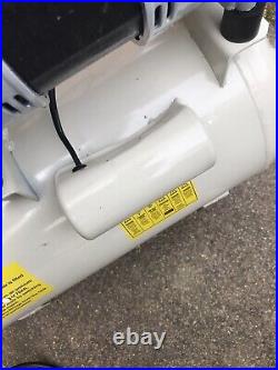 Hyundai 24 Litre Air Compressor (new Damaged)