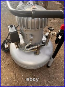 JUN-AIR Air Compressor 15 Litre Portable Air Compressor