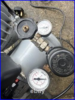 JUN-AIR Silent Portable Compressor 230v? 16bar 4 Litre 04/2005