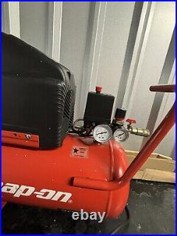 Snap On Tools 24L Litre Compressor 240v 2.0HP Red Oil Lubricated 8 / 116 Bar/psi